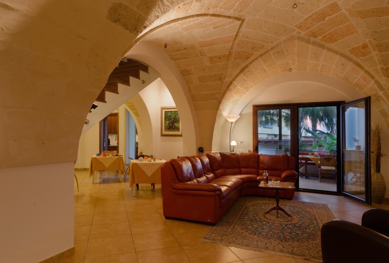 B&B L'Antica Rimessa Lecce Buitenkant foto